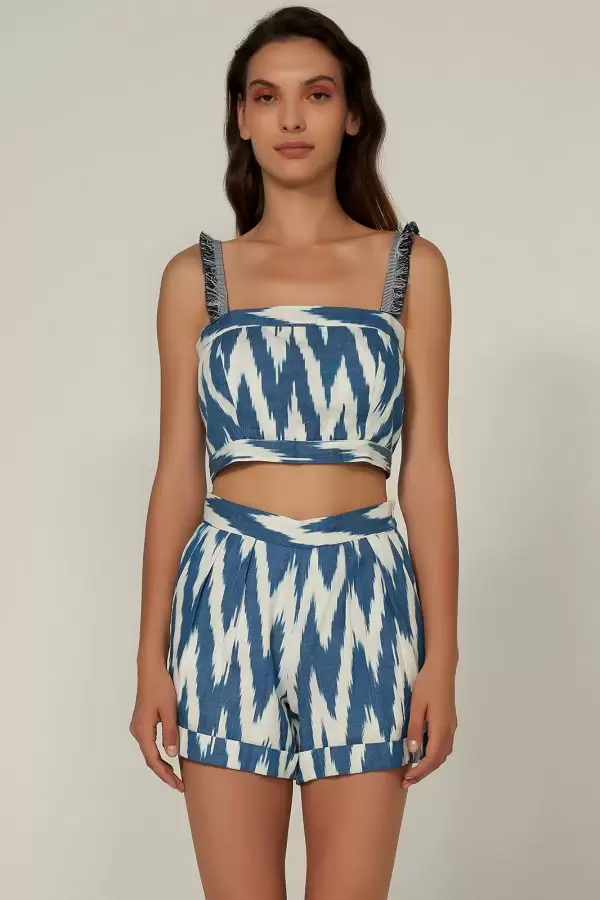 LOKUM TOP IN BLUE / WHITE CHEVRON COTTON IKAT